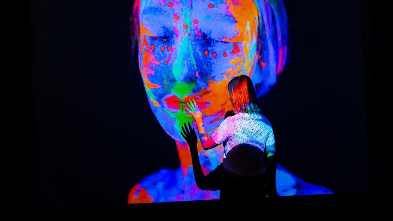 Projector Screen Alternatives for Office, School, Home, and Commercial Spaces